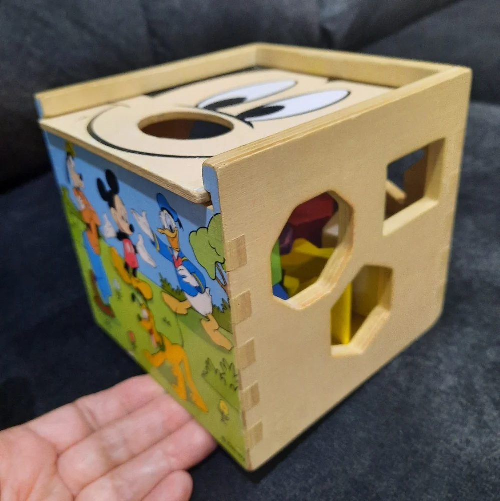 Wood shape sorter cube Mickey Mouse & Friends Mellissa & Doug toddler toy